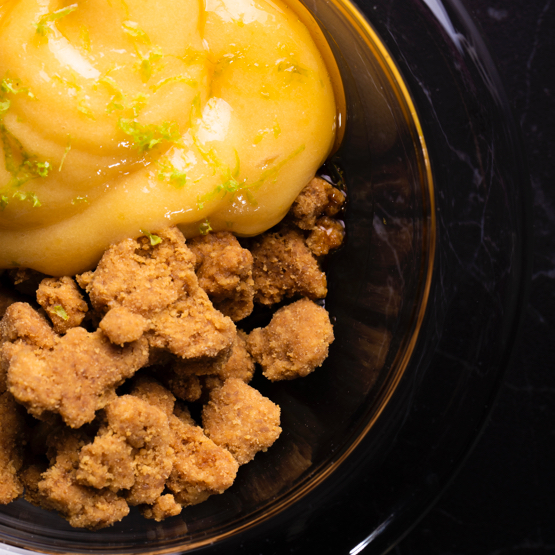 Otras cosas de pulpo con dip de gazpacho de jalapeños